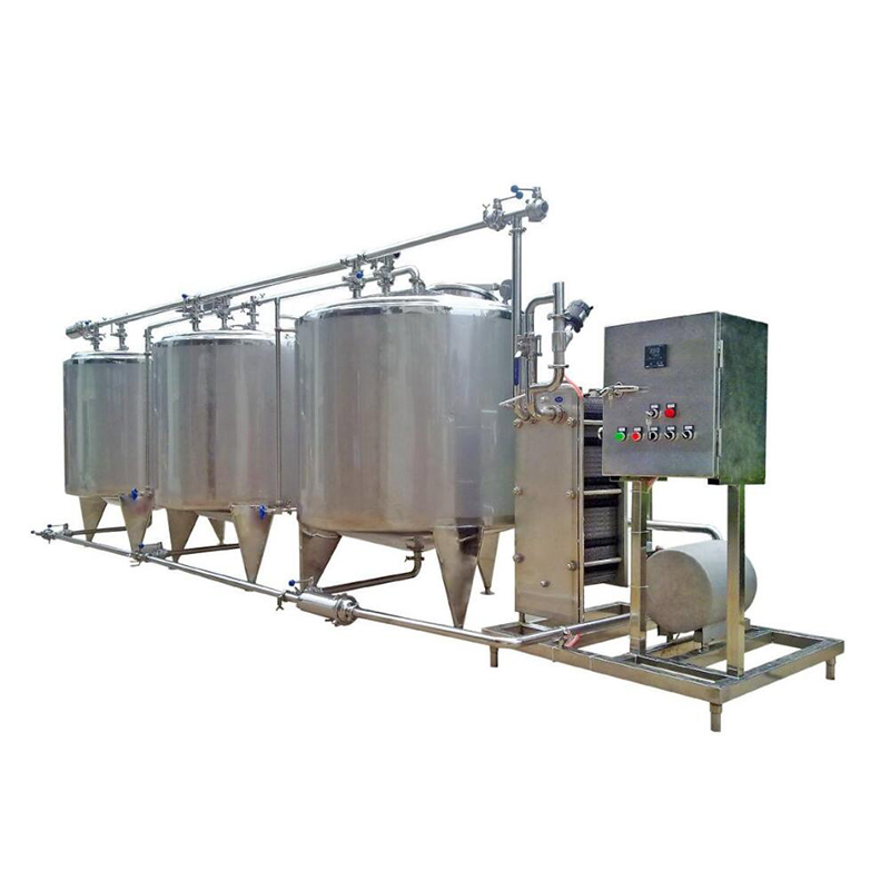 Semi-automatic CIP cleaning system with three tanks and one circuit